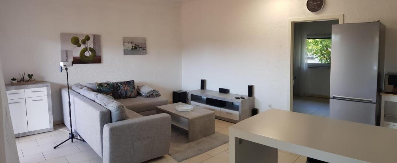 Easystay#4 Home Cinema Ferienwohnung In Kliniknaehe Mit Balkon, Boxspringbett & Netflix Bad Oeynhausen Luaran gambar