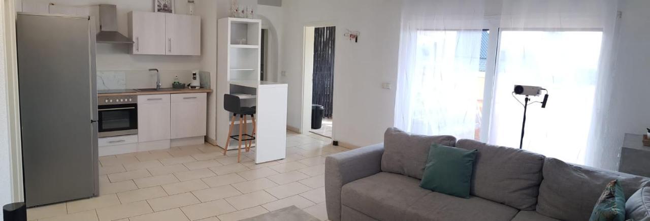Easystay#4 Home Cinema Ferienwohnung In Kliniknaehe Mit Balkon, Boxspringbett & Netflix Bad Oeynhausen Luaran gambar