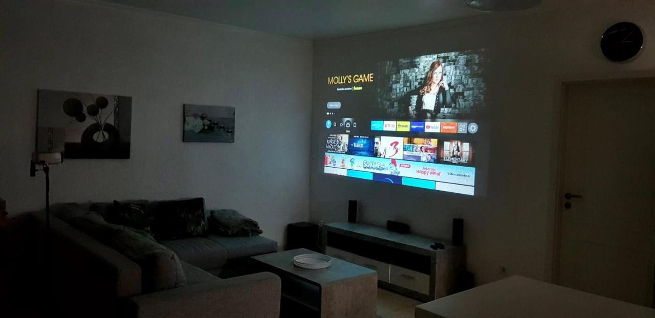 Easystay#4 Home Cinema Ferienwohnung In Kliniknaehe Mit Balkon, Boxspringbett & Netflix Bad Oeynhausen Luaran gambar