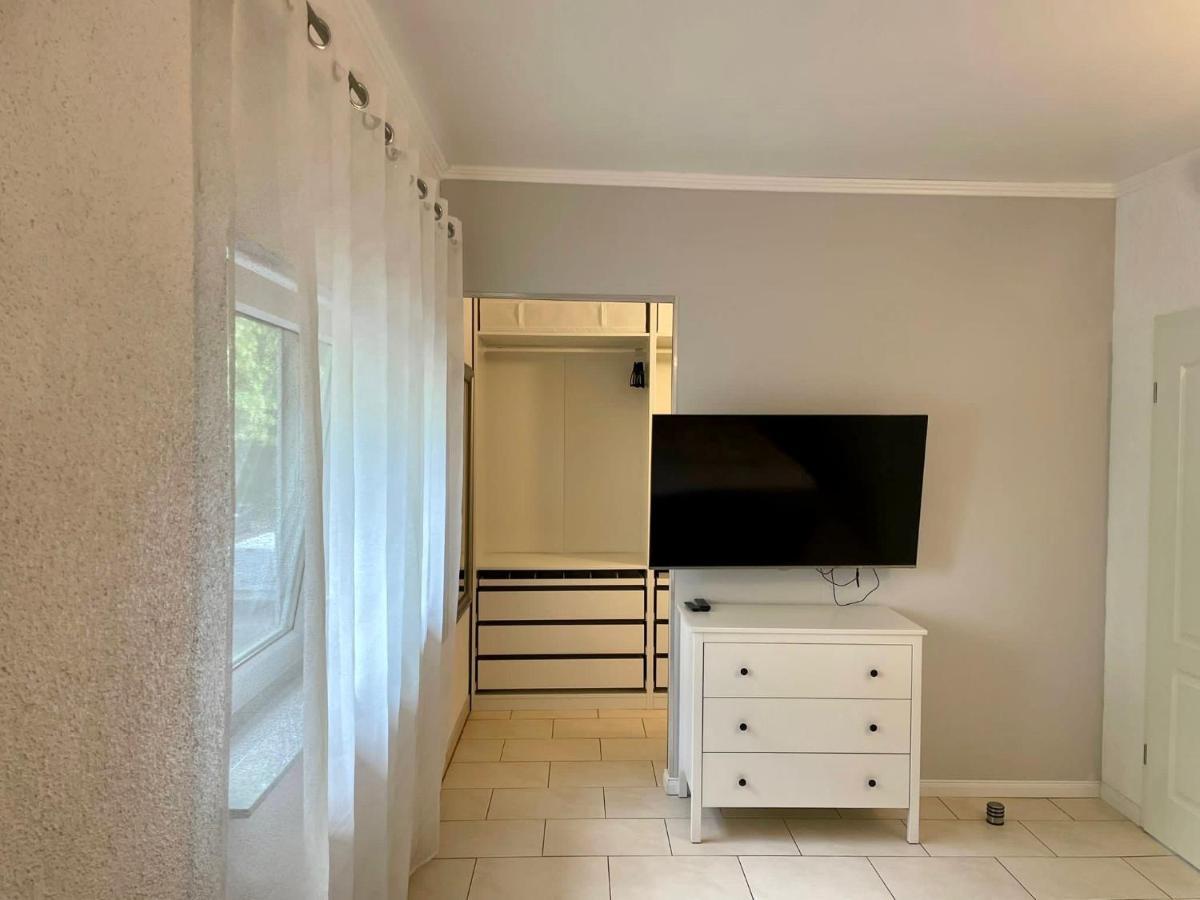 Easystay#4 Home Cinema Ferienwohnung In Kliniknaehe Mit Balkon, Boxspringbett & Netflix Bad Oeynhausen Luaran gambar