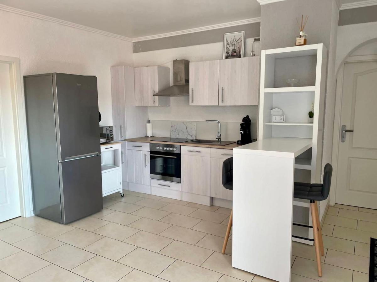 Easystay#4 Home Cinema Ferienwohnung In Kliniknaehe Mit Balkon, Boxspringbett & Netflix Bad Oeynhausen Luaran gambar